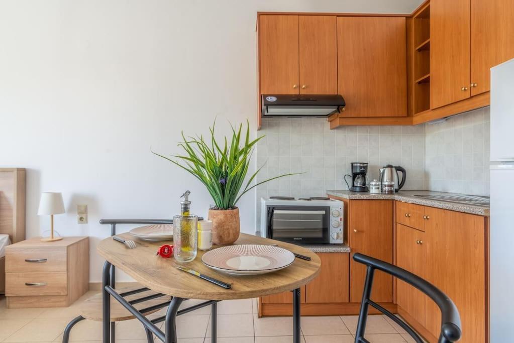 Urban Apt Next University 9 Heraklion  Bagian luar foto