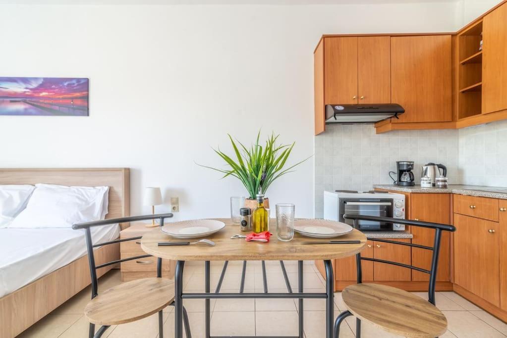 Urban Apt Next University 9 Heraklion  Bagian luar foto