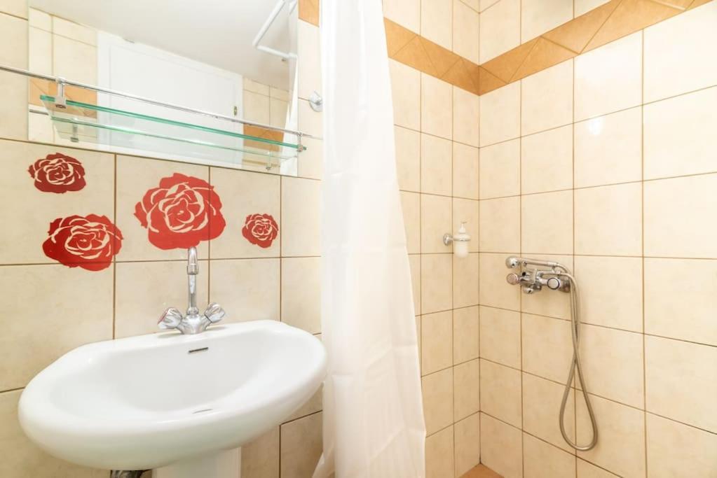 Urban Apt Next University 9 Heraklion  Bagian luar foto
