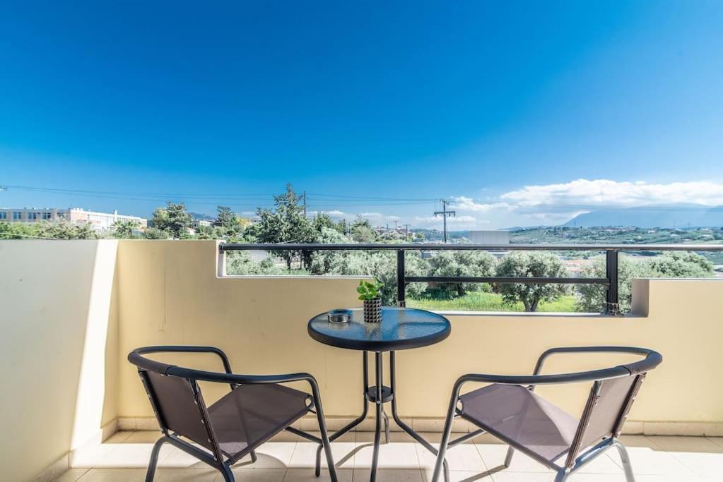 Urban Apt Next University 9 Heraklion  Bagian luar foto